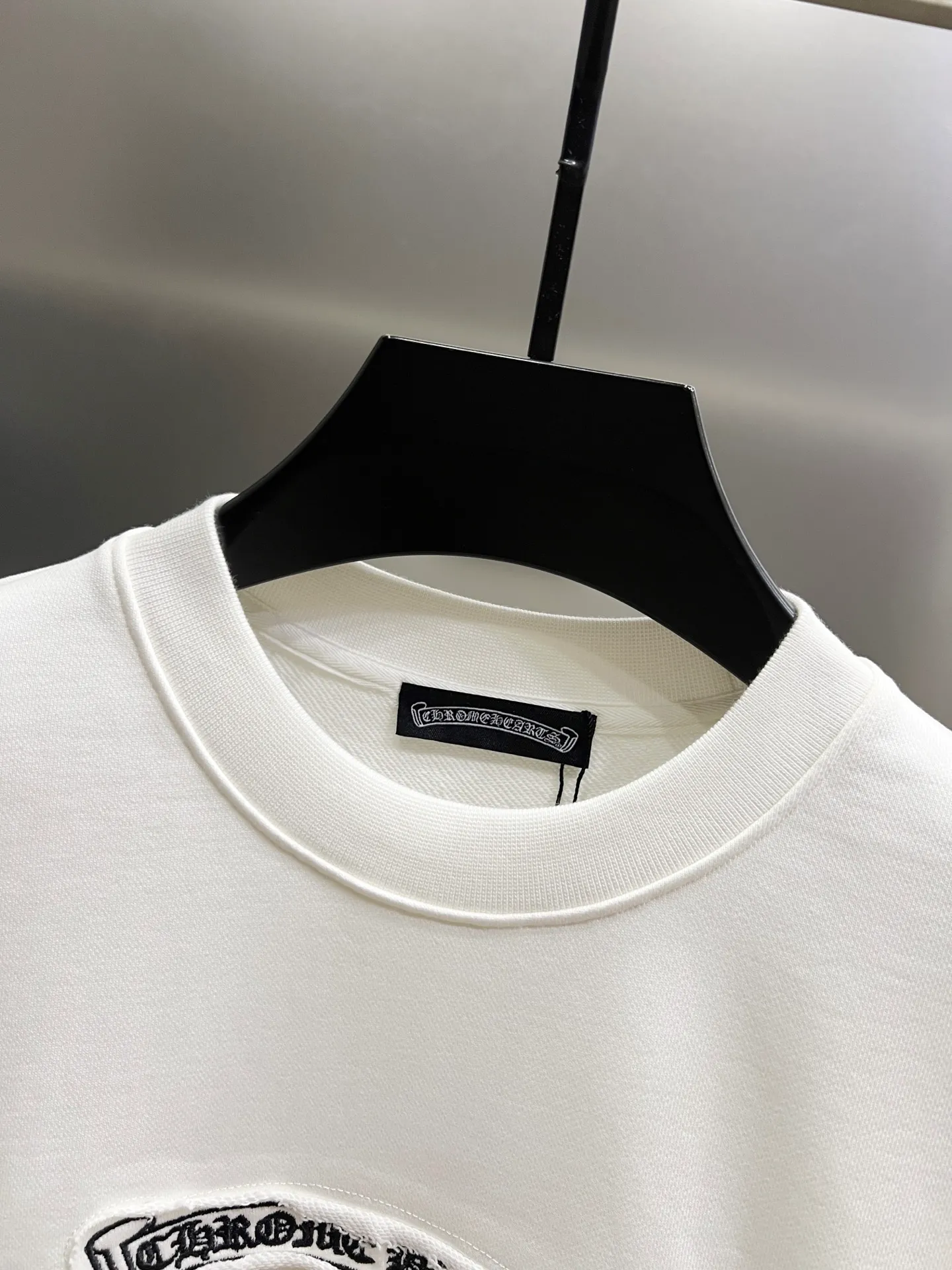 🅿️290 CH Crow 2025 autumn and winter new round neck long-sleeved sweatshirt, horseshoe Sanskrit letters + cross three-dimensional embroidery process, the real thing is great🔥Same style for men and women, loose version, size S M L XL XXL five sizes black white